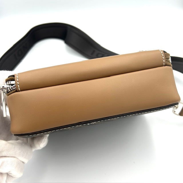 FENDI フェンディ ズッカ柄 スクエアFF キャム オーガナイザー ショルダーバック