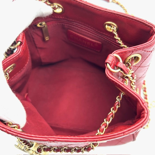 シャネル CHANEL マトラッセ ラムスキン エジプティアン アミュレット チェーンショルダーバック