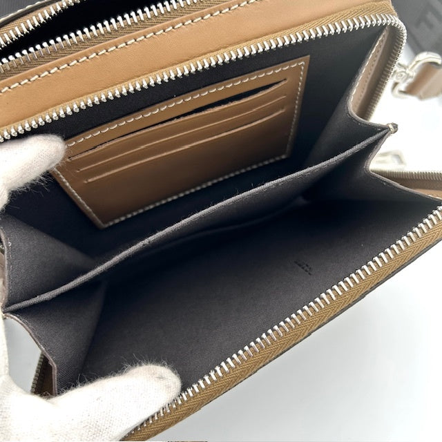 FENDI フェンディ ズッカ柄 スクエアFF キャム オーガナイザー ショルダーバック