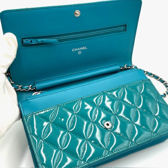 シャネル CHANEL マトラッセ パテント 2.55 チェーンウォレット