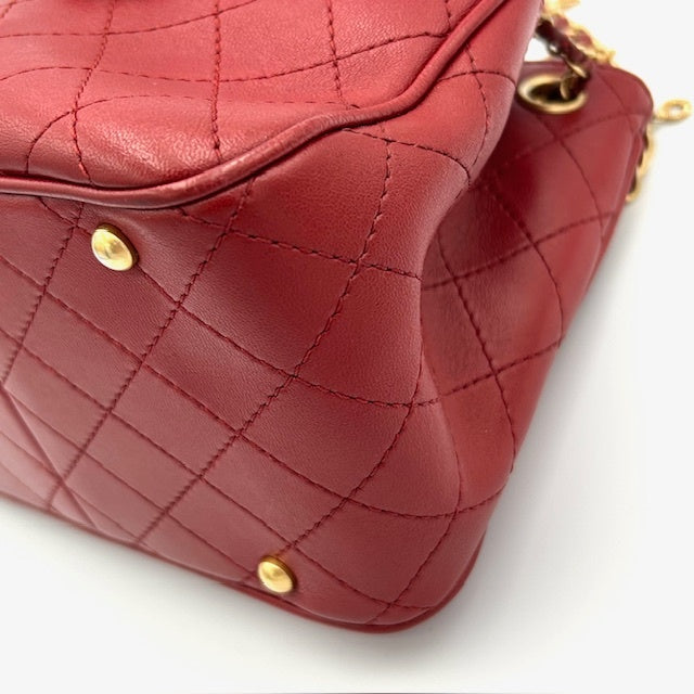 シャネル CHANEL マトラッセ ラムスキン エジプティアン アミュレット チェーンショルダーバック