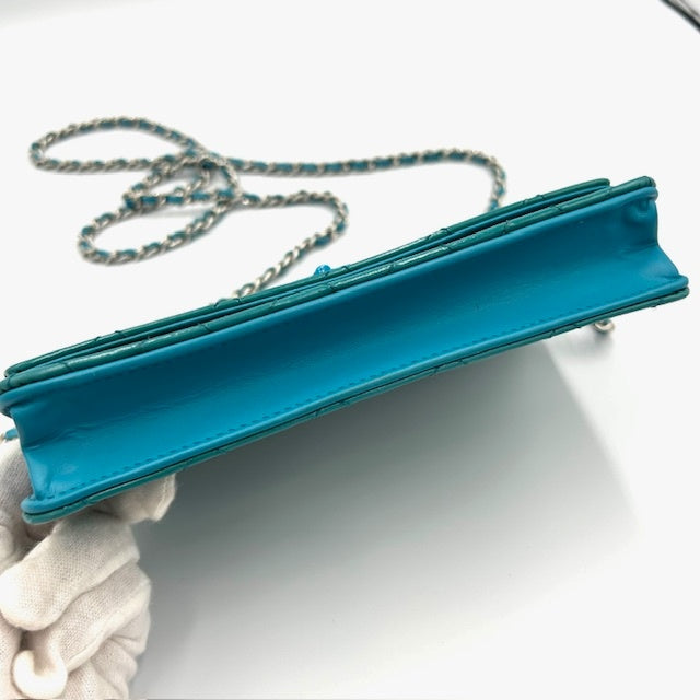 シャネル CHANEL マトラッセ パテント 2.55 チェーンウォレット