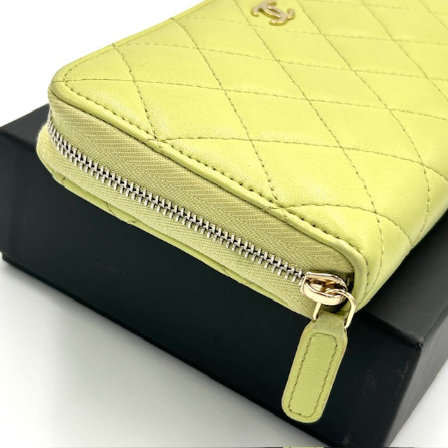 CHANEL シャネル マトラッセ ラムスキン グリーン 長財布