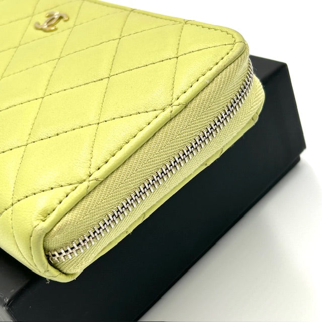 CHANEL シャネル マトラッセ ラムスキン グリーン 長財布
