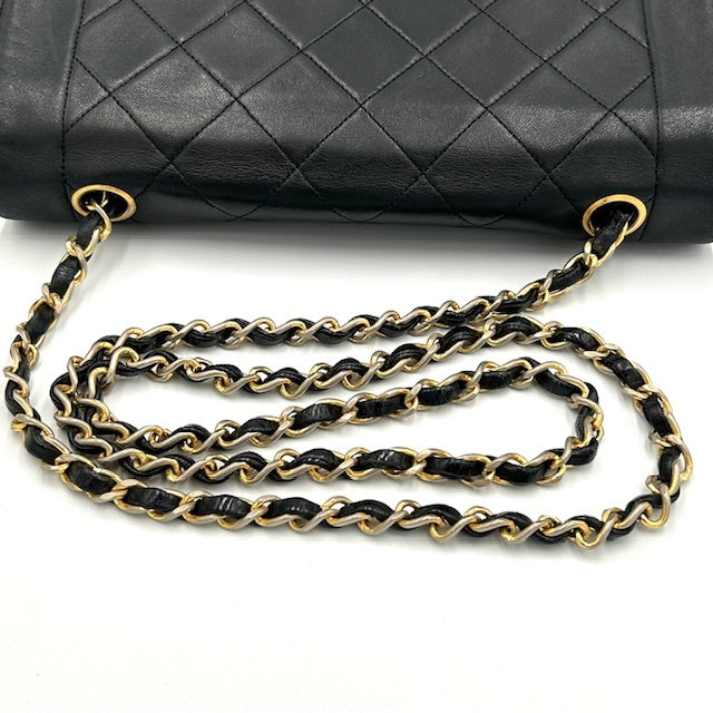 シャネル CHANEL マトラッセ ラムスキン ダイアナ シングルフラップ チェーンショルダーバック
