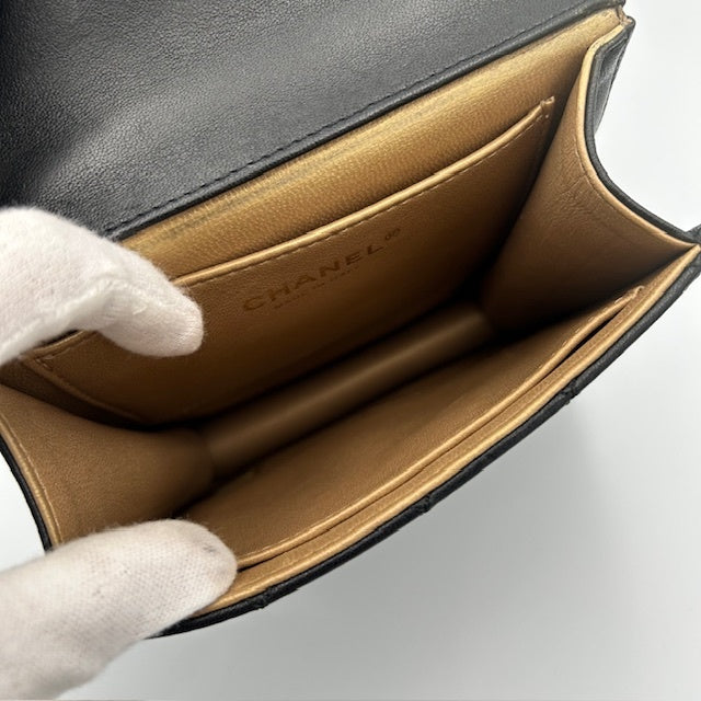 シャネル CHANEL マトラッセ ラムスキン パール チェーンショルダーバッグ