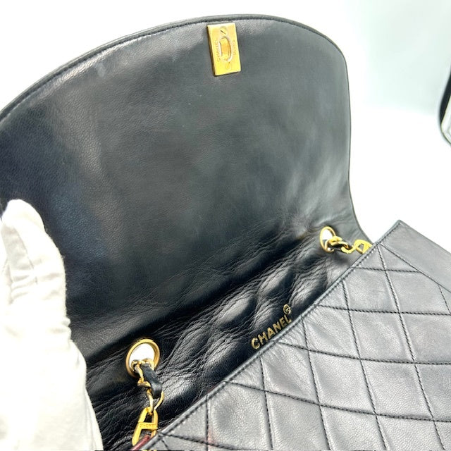 シャネル CHANEL マトラッセ ラムスキン ダイアナ シングルフラップ チェーンショルダーバック