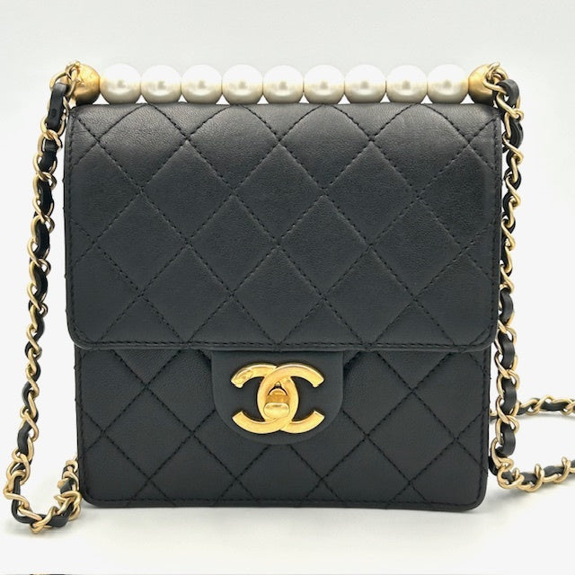 シャネル CHANEL マトラッセ ラムスキン パール チェーンショルダーバッグ
