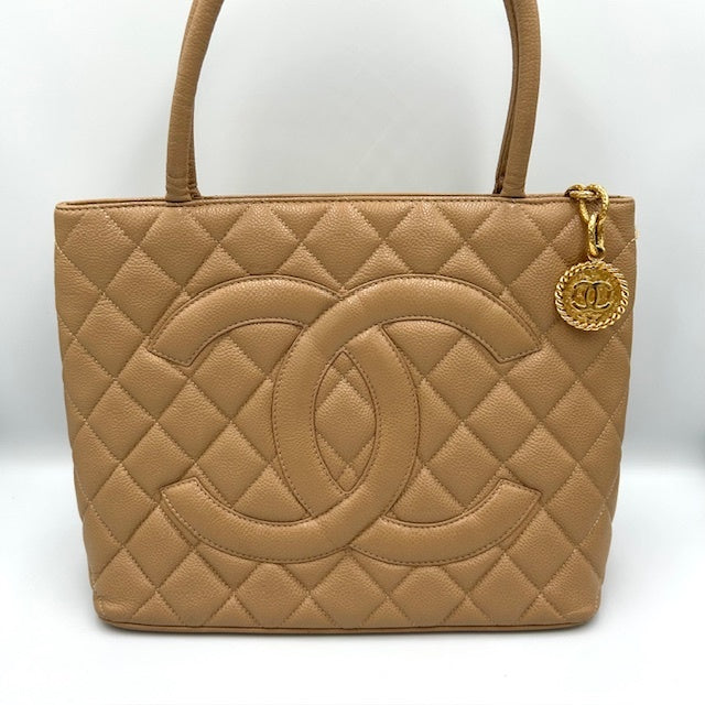 CHANEL シャネル 復刻トート キャビアスキン マトラッセ トートバック ココ