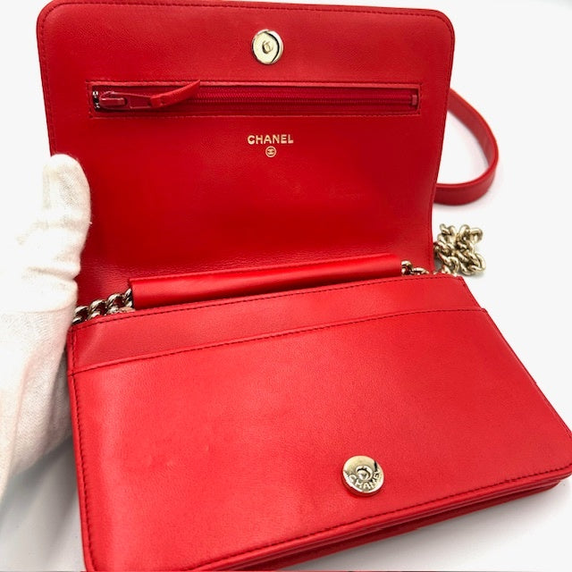 シャネル CHANEL ボーイシャネル マトラッセ ラムスキン チェーンウォレット