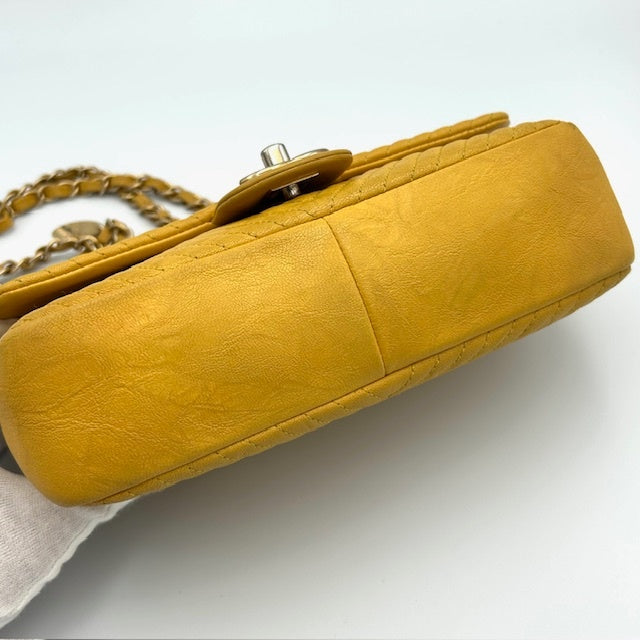 シャネル CHANEL Vステッチ シェブロン ラムスキン チェーンショルダーバッグ