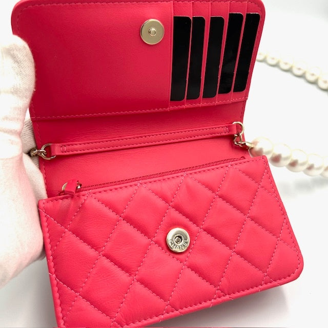 シャネル CHANEL マトラッセ ラムスキン パール チェーンスモールウォレット