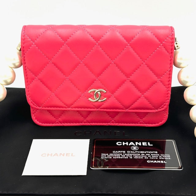 シャネル CHANEL マトラッセ ラムスキン パール チェーンスモールウォレット