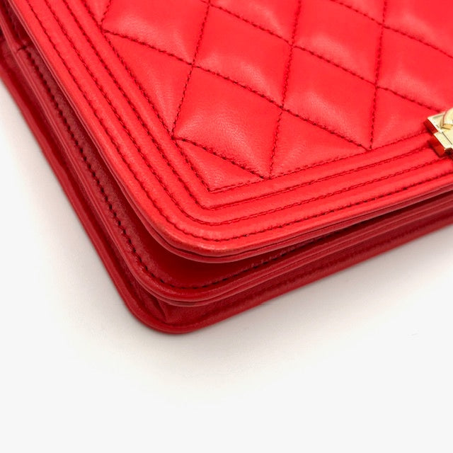 シャネル CHANEL ボーイシャネル マトラッセ ラムスキン チェーンウォレット