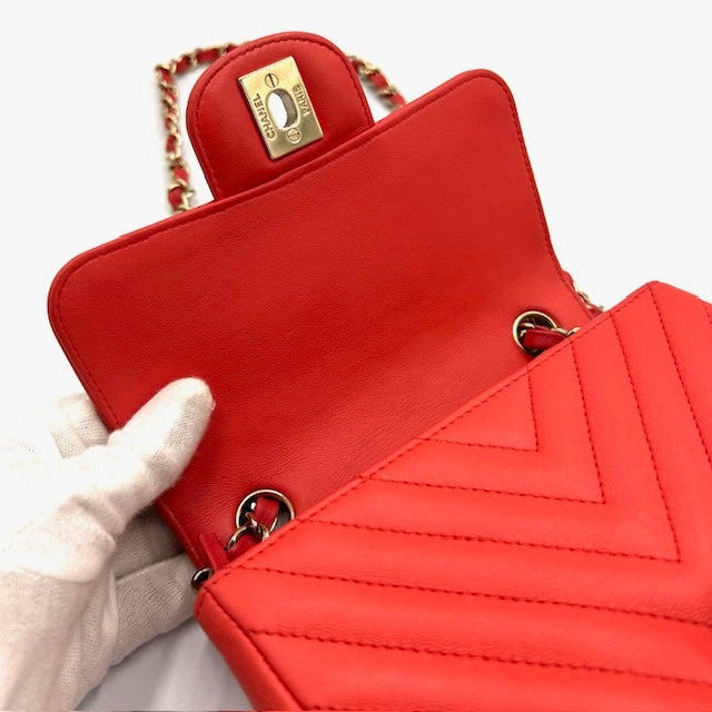 シャネル CHANEL Vステッチ シェブロン ラムスキン チェーンショルダー ミニバック