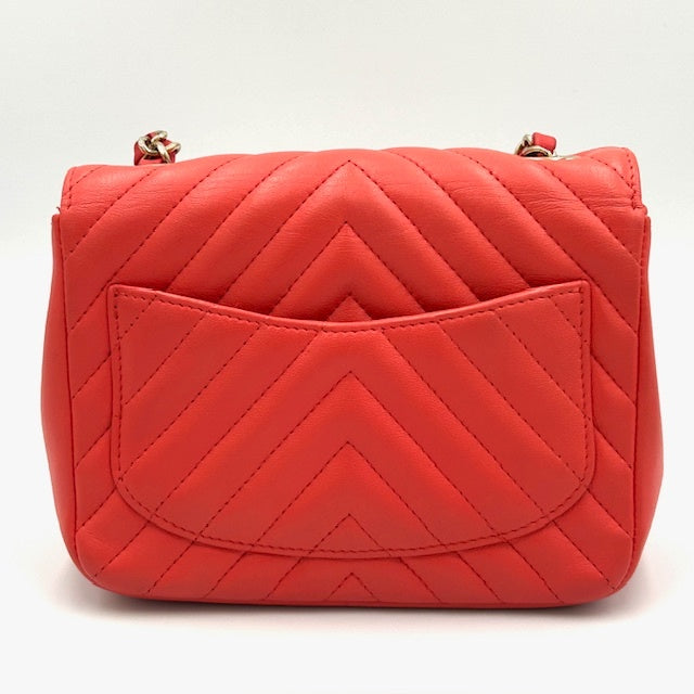 シャネル CHANEL Vステッチ シェブロン ラムスキン チェーンショルダー ミニバック