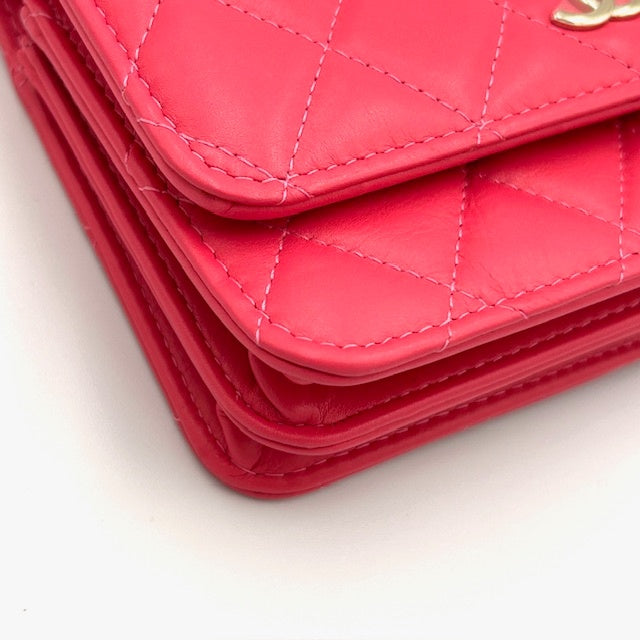 シャネル CHANEL マトラッセ ラムスキン パール チェーンスモールウォレット