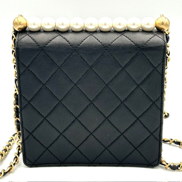 シャネル CHANEL マトラッセ ラムスキン パール チェーンショルダーバッグ