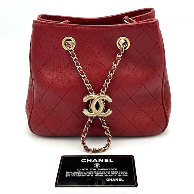 シャネル CHANEL マトラッセ ラムスキン エジプティアン アミュレット チェーンショルダーバック