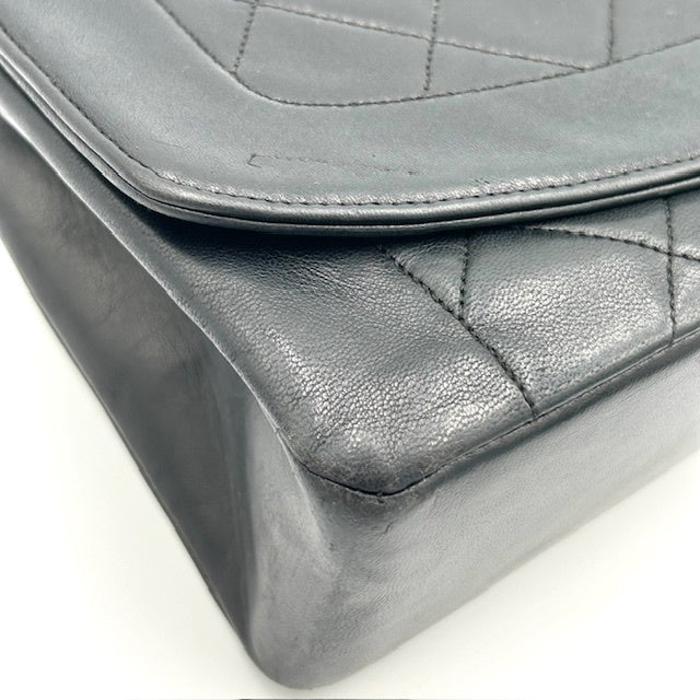 シャネル CHANEL マトラッセ ラムスキン ダイアナ シングルフラップ チェーンショルダーバック