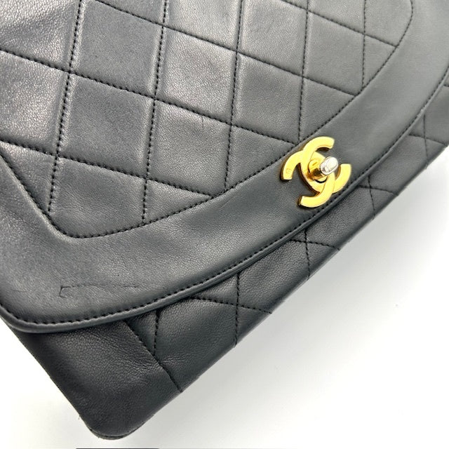 シャネル CHANEL マトラッセ ラムスキン ダイアナ シングルフラップ チェーンショルダーバック