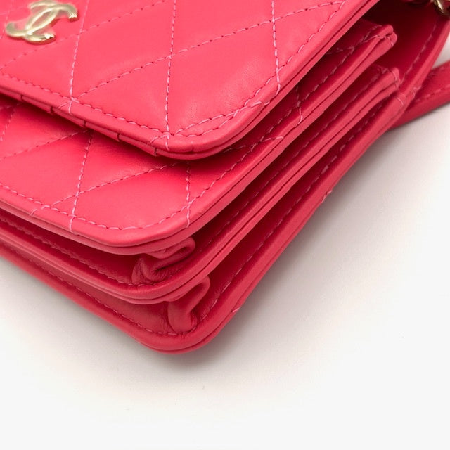 シャネル CHANEL マトラッセ ラムスキン パール チェーンスモールウォレット