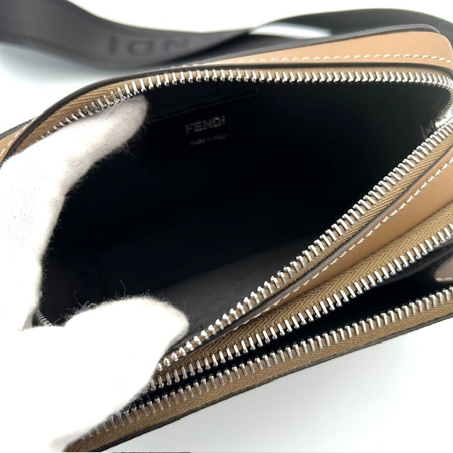 FENDI フェンディ ズッカ柄 スクエアFF キャム オーガナイザー ショルダーバック
