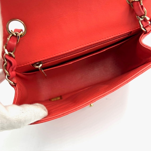 シャネル CHANEL Vステッチ シェブロン ラムスキン チェーンショルダー ミニバック