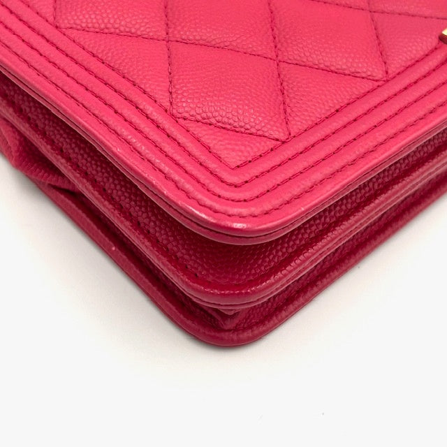 シャネル CHANEL ボーイシャネル マトラッセ キャビアスキン チェーンウォレット