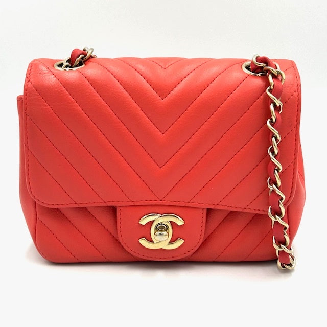 シャネル CHANEL Vステッチ シェブロン ラムスキン チェーンショルダー ミニバック