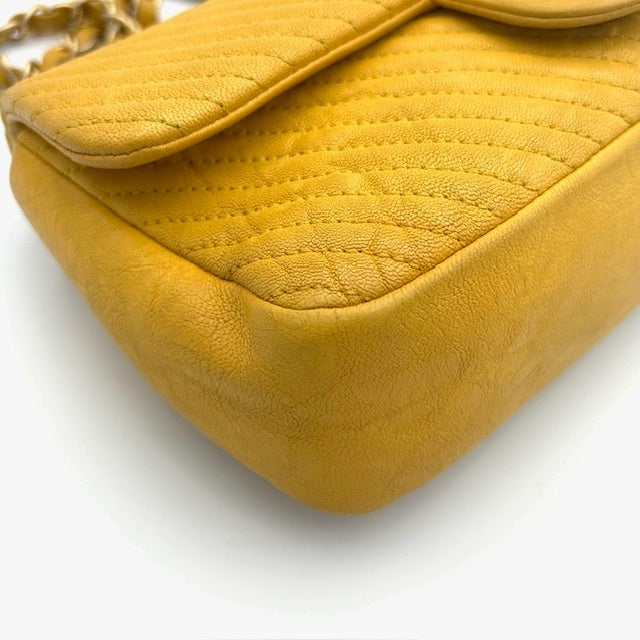 シャネル CHANEL Vステッチ シェブロン ラムスキン チェーンショルダーバッグ