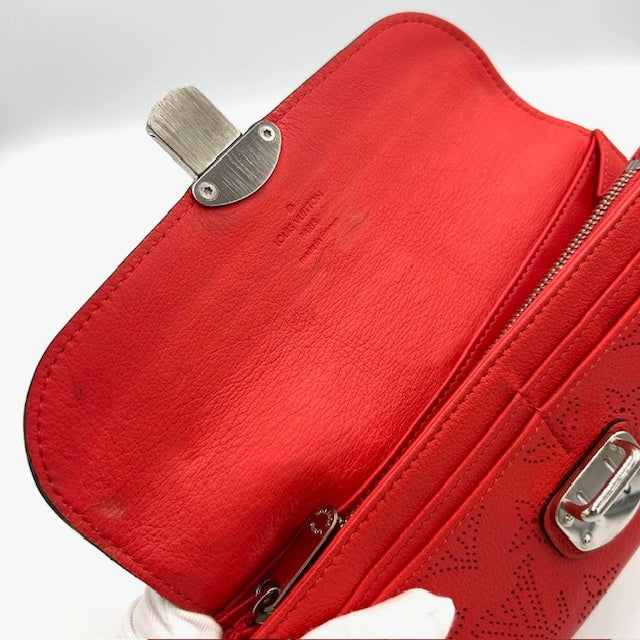 ルイヴィトン マヒナ ポルトフォイユ・イリス 二つ折り長財布