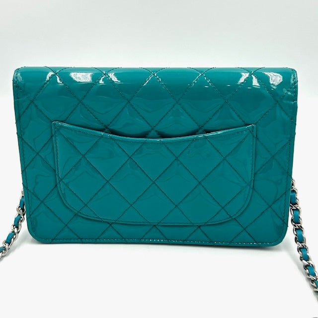 シャネル CHANEL マトラッセ パテント 2.55 チェーンウォレット