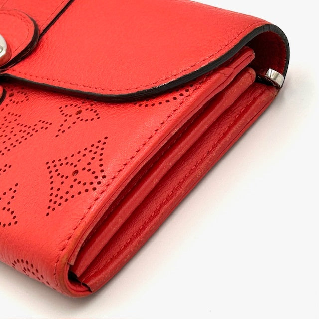 ルイヴィトン マヒナ ポルトフォイユ・イリス 二つ折り長財布