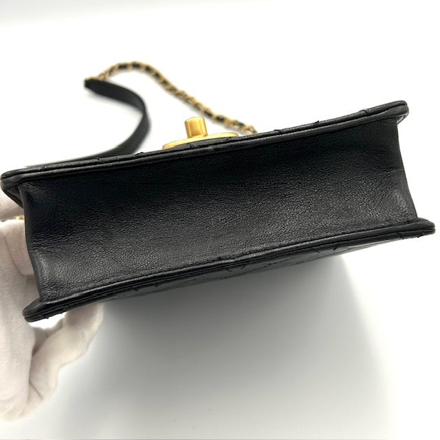 シャネル CHANEL マトラッセ ラムスキン パール チェーンショルダーバッグ