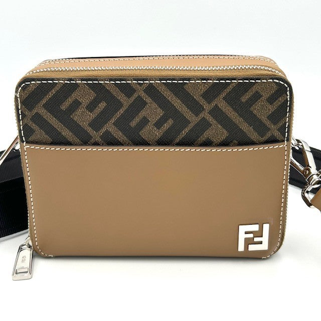 FENDI フェンディ ズッカ柄 スクエアFF キャム オーガナイザー ショルダーバック