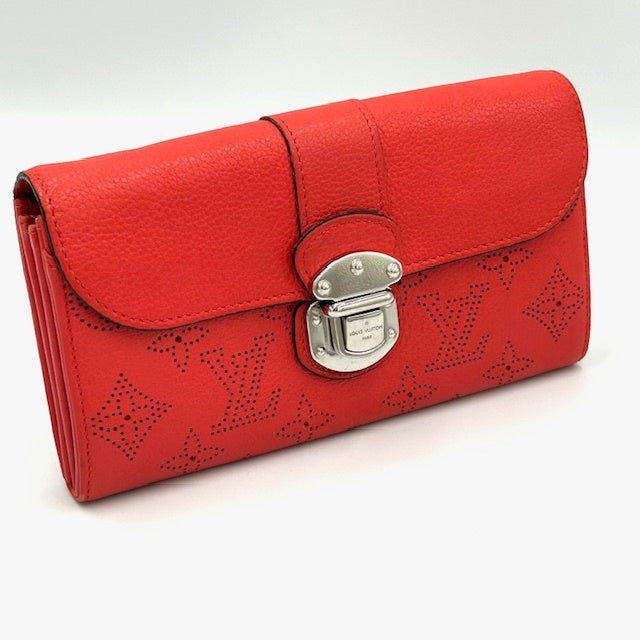 美品 ルイヴィトン 二つ折り 長財布 マヒナ ポルト フォイユ イリス 黒 楽天市場】【財布】LOUIS VUITTON ルイ ヴィトン マヒナ