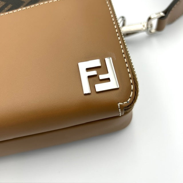FENDI フェンディ ズッカ柄 スクエアFF キャム オーガナイザー ショルダーバック